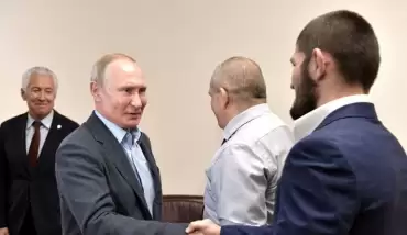Putin, Müslüman dövüşçü Nurmagomedov ile bir araya geldi