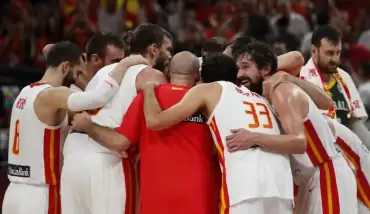 İspanya, iki uzatma sonucunda finalde!