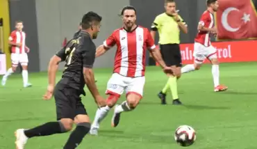 İstanbulspor, sahasında Balıkesirspor ile 2-2 berabere kaldı