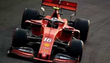 Singapur'da pole pozisyonu Leclerc'in