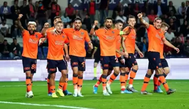 Başakşehir, Mönchengladbach'ı konu ediyor! İşte muhtemel 11'ler...