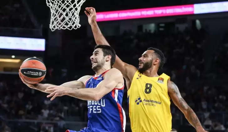 EuroLeague’de Anadolu Efes, Barcelona Lassa'ya 64 - 74 mağlup oldu
