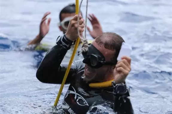 Engelli dalış sporcusu Mustafa Beyaz’dan dünya rekoru