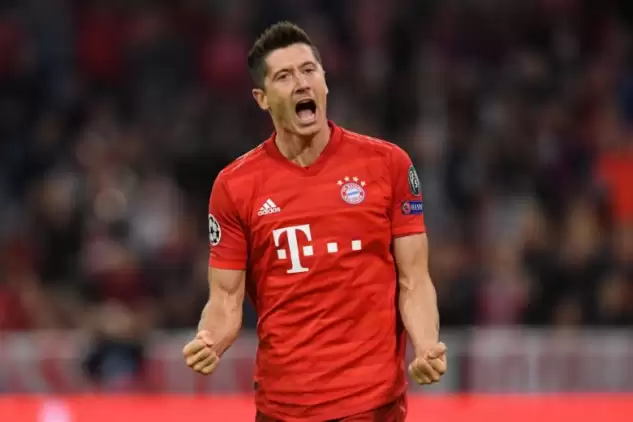 Gol makinesi Lewandowski durdurulamıyor! 