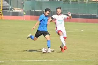 Karaköprü Belediyespor liderliğe yükseldi