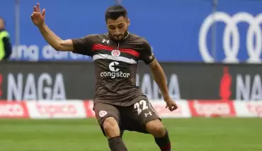 Cenk Şahin'in Mehmetçik'e desteği St Pauli'yi rahatsız etti!