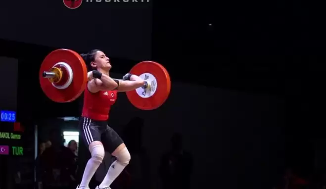 Genç halterci Gamze Karakol, Avrupa şampiyonu oldu