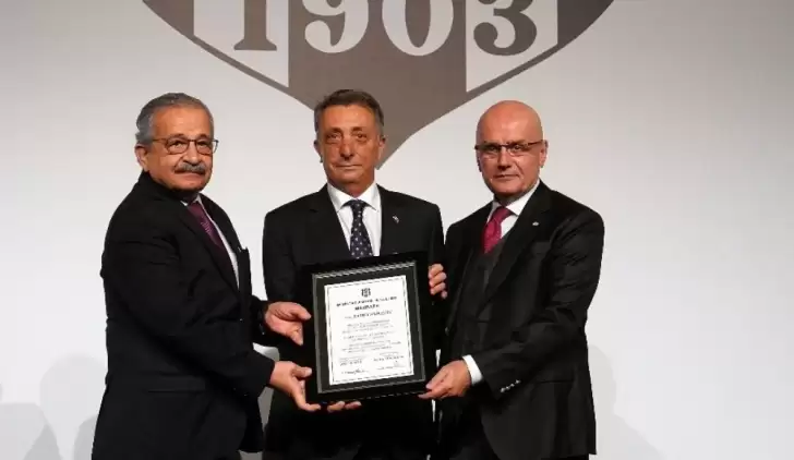 Ahmet Nur Çebi: "Mazbata almak onur ve gururdur"