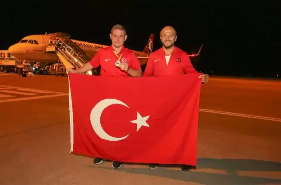 Cumhurbaşkanlığından milli sporcu Ali Topaloğlu’na davet