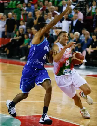 Pınar Karşıyaka, Donar Groningen'i 77-57 yendi