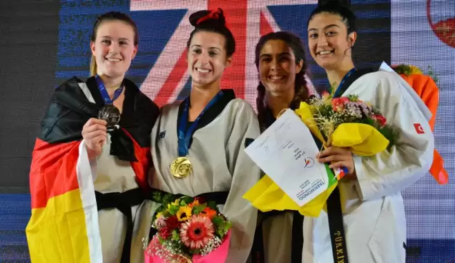 Nur Tatar Askari ve Nafia Kuş, bronz madalyanın sahibi oldu