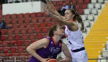 Çukurova Basketbol, TTT Riga'yı 60-55 yendi