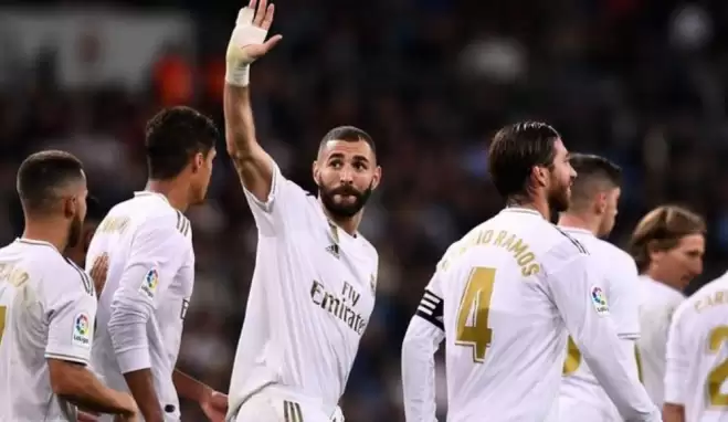 Benzema Real Madrid ile 50'yi buldu