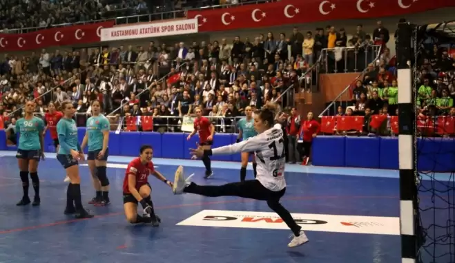 Kastamonu Belediyespor, Vaci NKSE'yi 33-26 yendi