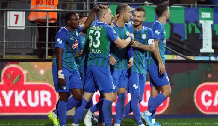 Çaykur Rizespor 10 kişiyle kazandı