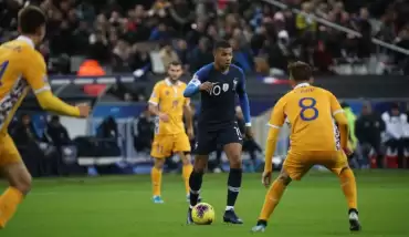 Fransa geriden gelerek Moldova'yı mağlup etti!