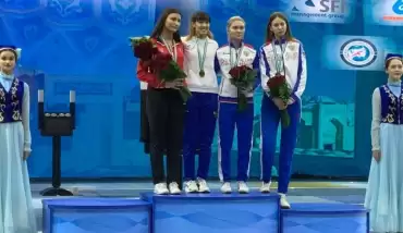 Milli eskrimci Nisanur Erbil, gümüş madalya aldı