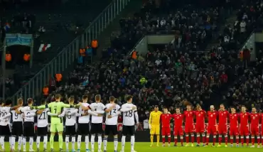 Almanya-Belarus maçında Robert Enke için saygı duruşu!