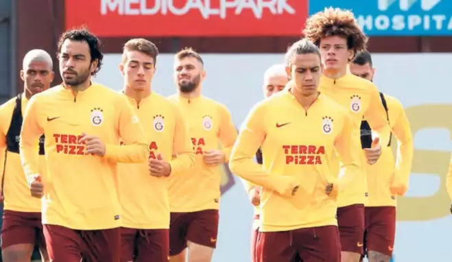 Galatasaray'da iki genç kadroda!