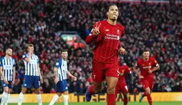 Liverpool yenilgisiz liderliğini sürdürdü