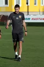 Artem Kravets ilk kez forma giydi