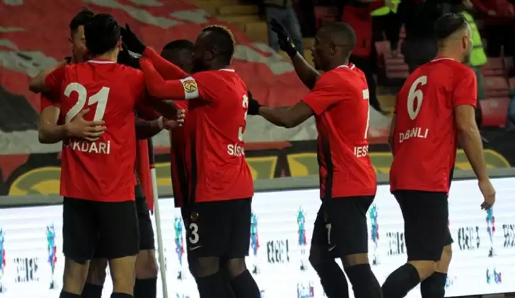 Eskişehirspor, sahasında Ümraniyespor'u 3-1 ile geçti!