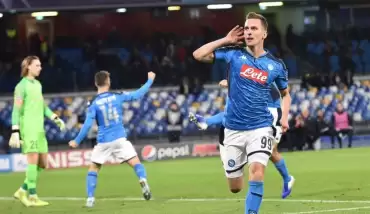 Napoli gruptaki son maçta Genk'i dörtledi!