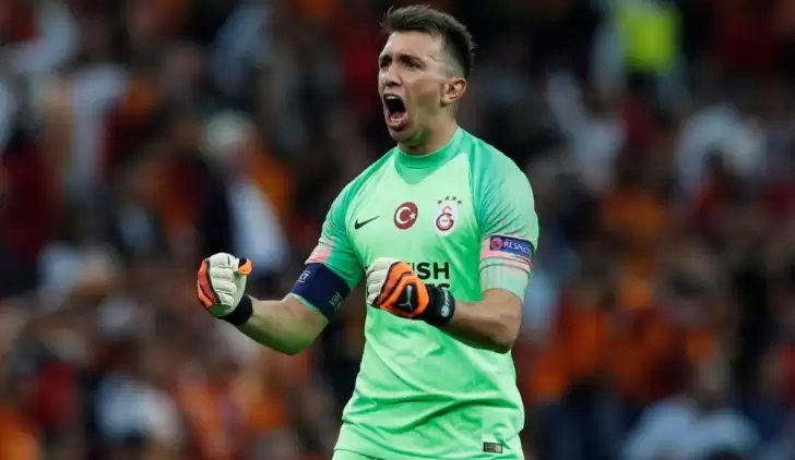 Muslera'dan Galatasaray'a sol bek önerisi!