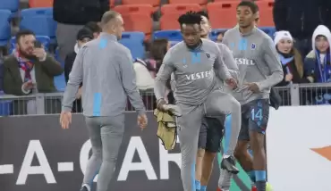 Basel maçında tribünler karıştı