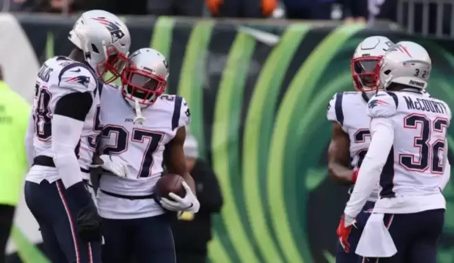 New England Patriots Play-off'u garantiledi