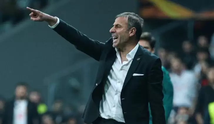 Avcı'ya şok tepki: "3 pasta gol yiyoruz hoca!"