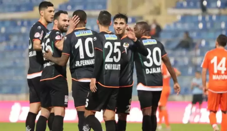 Alanyaspor farklı kazanarak kupada yoluna devam etti! 1-7