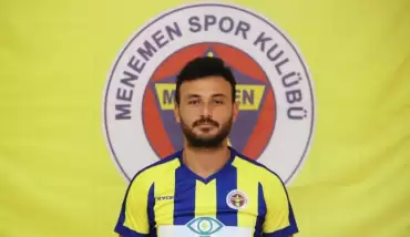 Menemenspor, 2 futbolcuyla yollarını ayırdı