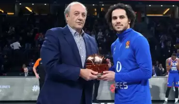 Larkin, MVP ödülünü aldı