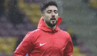 Galatasaray taraftarlarından Tarık'a tepki