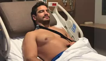 Milli güreşçi Taha Akgül, sol omzundan ameliyat edildi