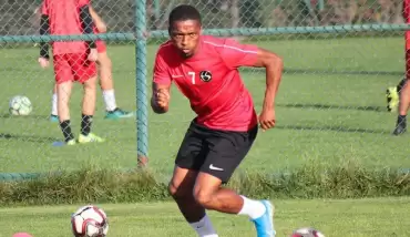 Jesse Sekidika, Eskişehirspor'la olan sözleşmesini feshetti