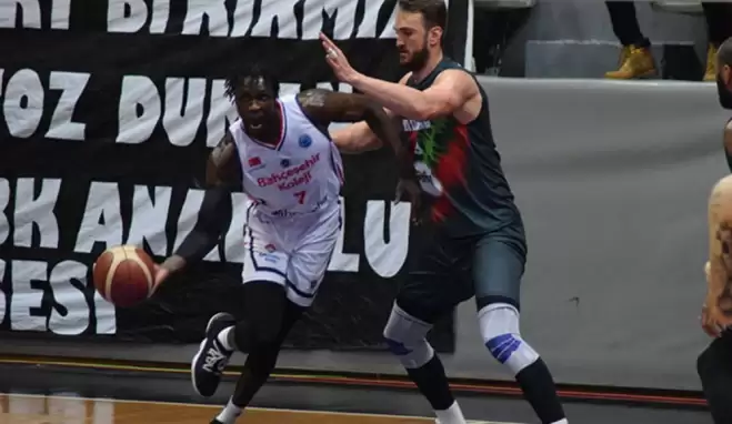 Pınar Karşıyaka Bahçeşehir'i farklı geçti