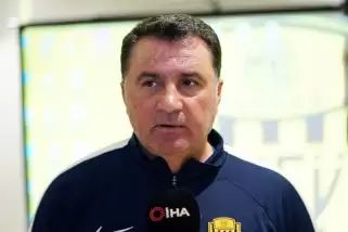 Mustafa Kaplan: “İki kanat, 1 santrfor oyuncusuna ihtiyacımız var”