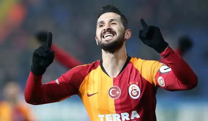 Galatasaray'dan Emre Akbaba için iki flaş karar!