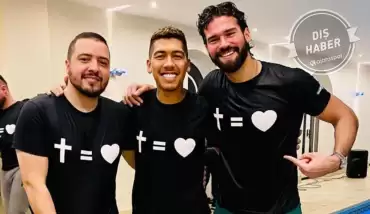 Liverpool'un yıldızı evinin havuzunda vaftiz edildi