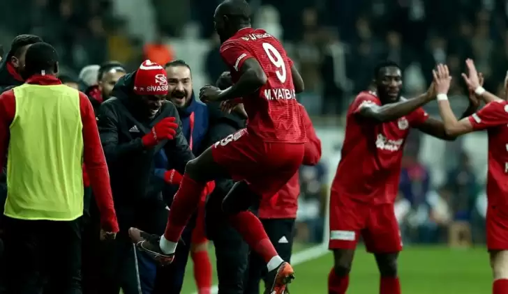 Beşiktaş Sivas'a boyun eğdi, taraftar 'Sergen Yalçın' dedi