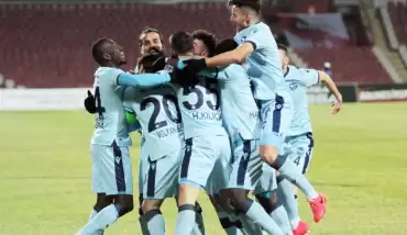 Adana Demirspor seriye bağladı! Üst üste 3. galibiyet...