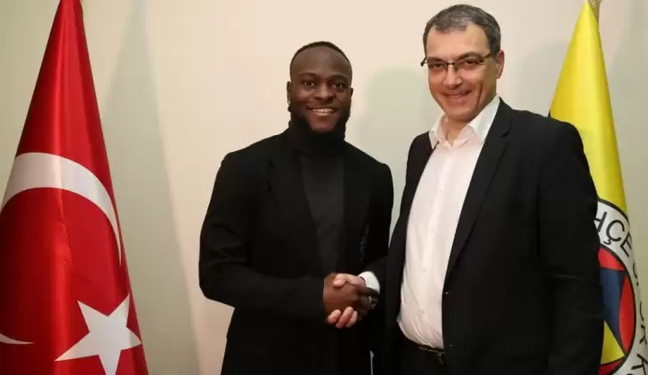 Victor Moses önce paylaştı, sonra değiştirdi!