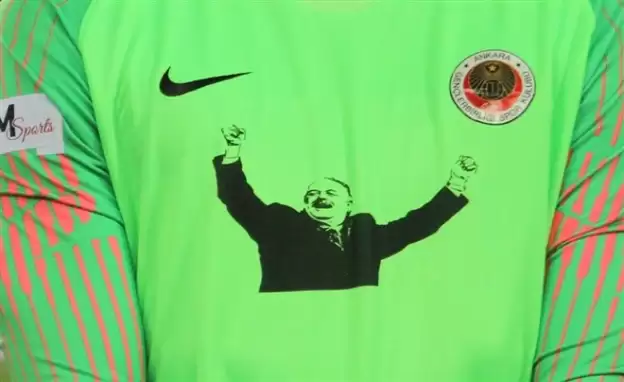 Gençlerbirliği İlhan Cavcav anısına özel forma ile sahada