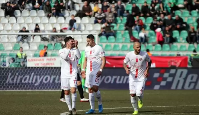 Yekta Kurtuluş ve Sinan Gümüş'ten fair-play hareketi