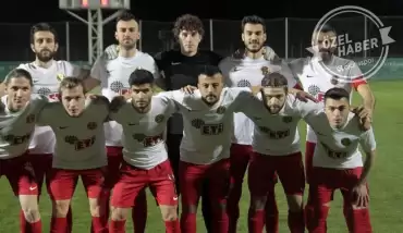 Mustafa Özer: "11 oyuncum İstiklal Marşı okuyor"