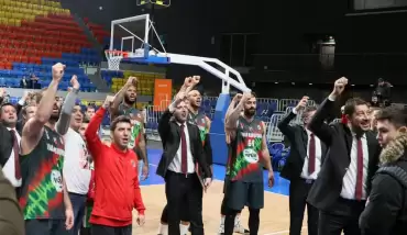 Pınar Karşıyaka, L Grubu'nu lider bitirmeyi garantiledi