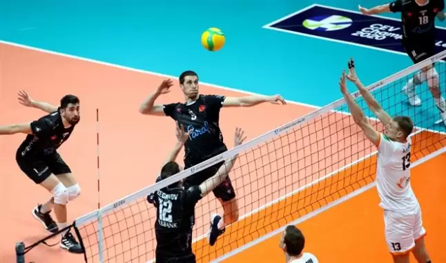 Halkbank, sahasında 3-0 mağlup oldu