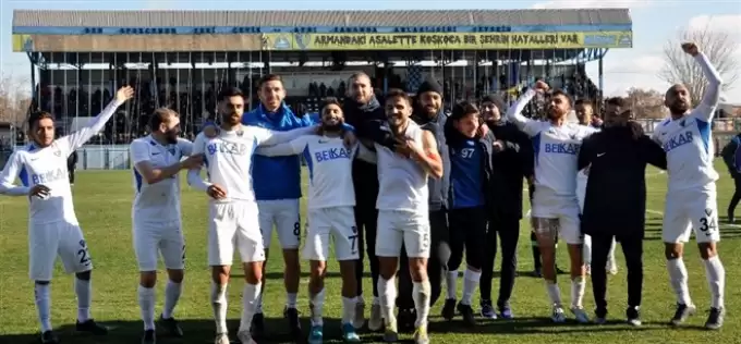 Karacabey Belediyespor sahasında kazandı